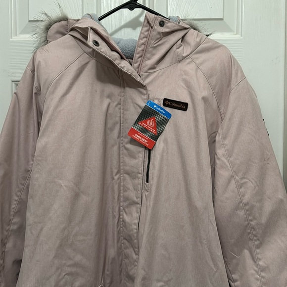 Columbia winter Omni-heat jacket size xxl. Is light/blush pink winter jacket. - Picture 2 of 11